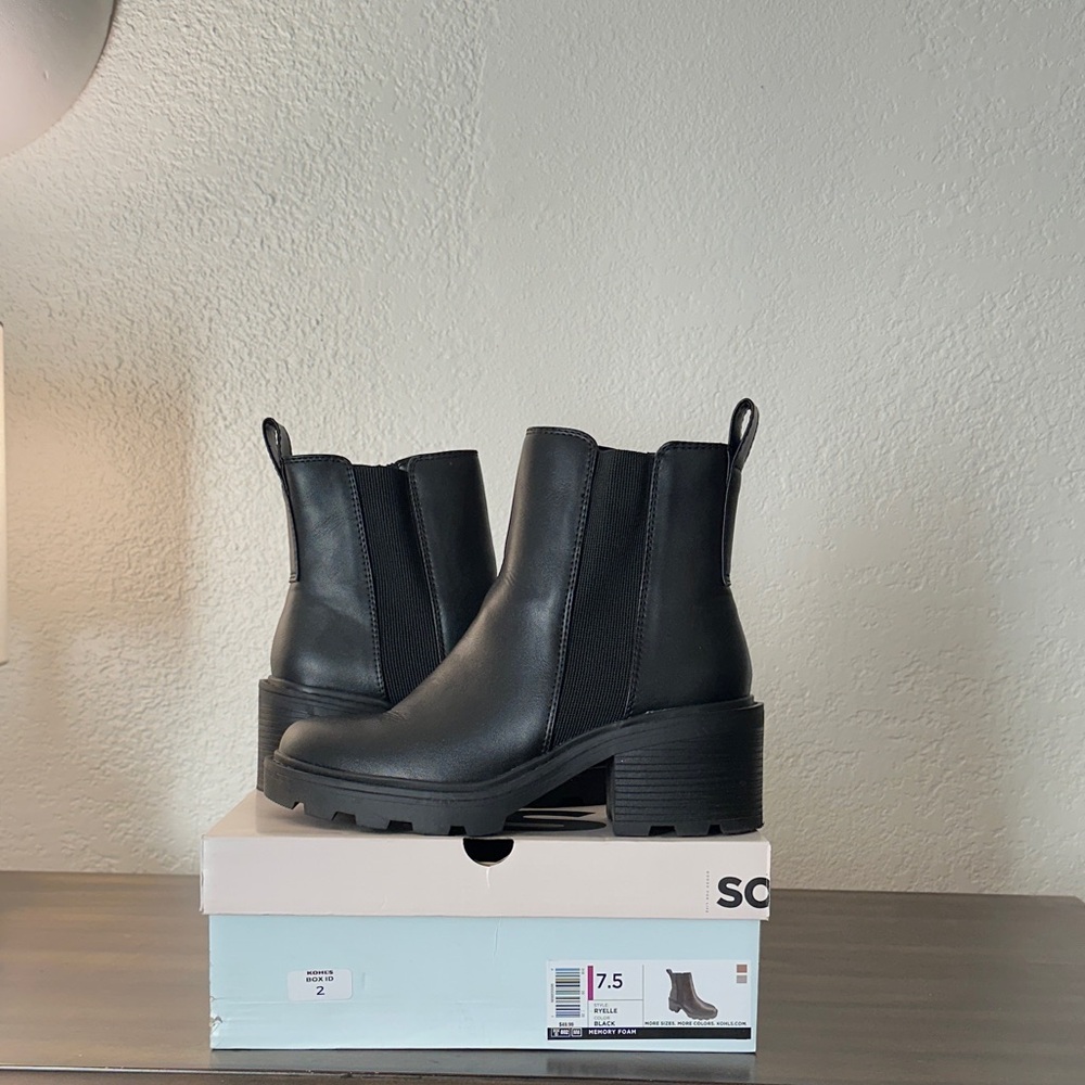 SO Sleek Black Ankle Booties